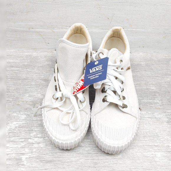 Vans Shoes - NWT VANS UA Aubin 35 DX Mens 8/Wmn 9.5 Off White Sneakers